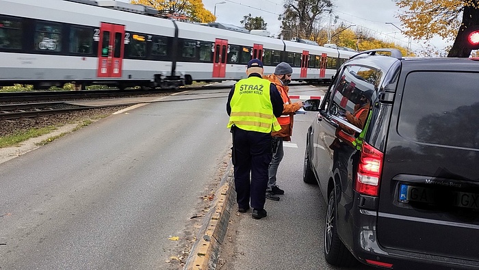 Bezpieczny Przejazd - Wejherowo akcja ulotkowa fot. Przemysław Zieliński