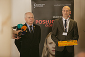 Włodzimierz Kiełczyński i Marcin Kruszyński podczas udzielania wywiadu.