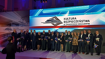 Zdjęcie wszystkich laureatów konkursu.