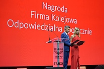 Prowadzący galę na cenie