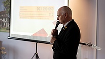Prowadzący spotkanie - Włodzimierz Kiełczyński podczas prezentacji